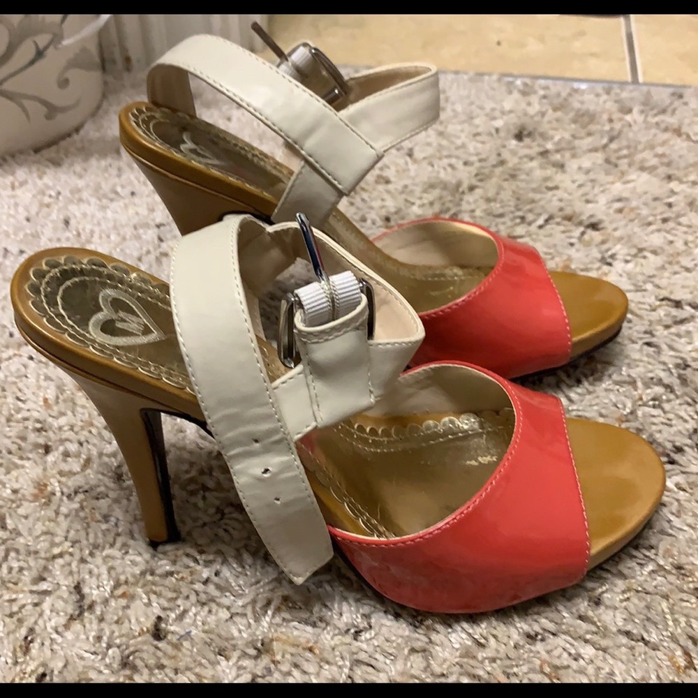 Madeline strappy heels size 7